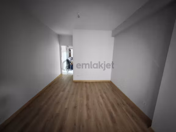 Ümraniye İstiklalde Cadde Üzeri Satılık 2+1 Daire 2