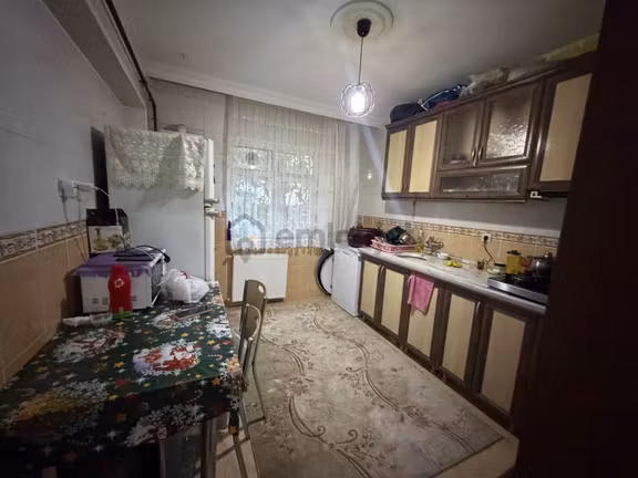 *acil*satılık*bağlum Merkez De*cadde Kenarı*okul Yanı*geniş Daire* 2