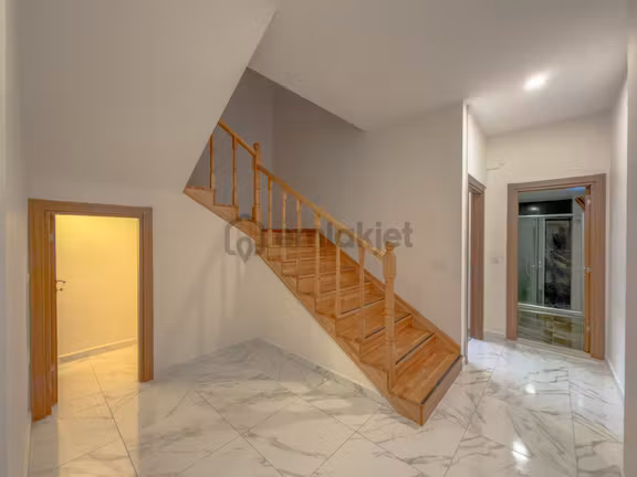 Alanya Büyükhasbahçe'de (adliye Yanı) 4+1 Ayrı Mutfak Geniş Kiralık Daire 2