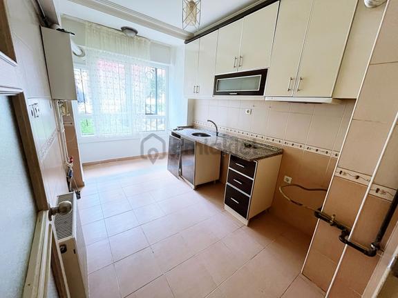Agen'den Ayvalı Mehtap Cad. Yakın Giriş Kat 2+1 Kiralık 2
