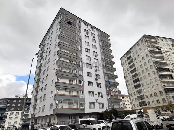 Kareden Seyrantepe Merkezi Lokasyonda Satılık 2+1 Daire 1