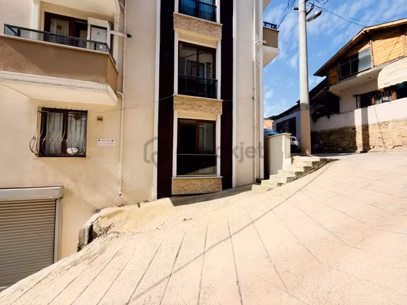 Merkeze Yakın 2+1 Otoparklı Satılık Daire 2
