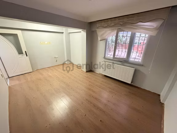 Yuvam Gayrimenkul'den 1+1 60 M2 Yatırımlık Bahçe Katı Daire 1