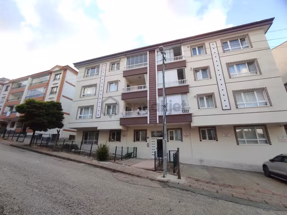 Lider Emlak'tan Pursaklar Merkezde 3+1 Full Yapılı Kiralık Daire 1