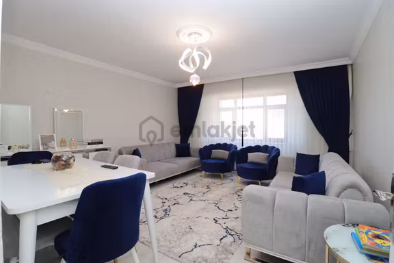Akif'ten Elvan'da Üç Cepheli Çift Balkonlu Yapılı 2+1 Satılık Daire 2