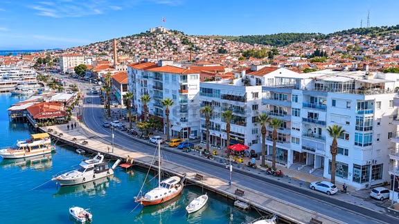 Ayvalık'ta Ana Cadde Üzerinde Satılık Depo 1