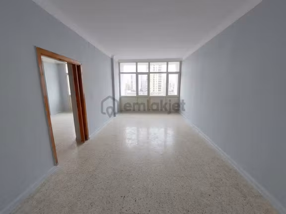 Bulvara Çok Yakın Taşınmaya Hazır Daire!! 2