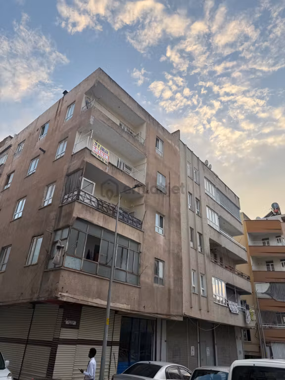 Çırağan Gayrimenkul’den Bamyasuyu Urfa Lisesi Civarı Yatırıma Uygun Satılık Ara Kat Daire 1