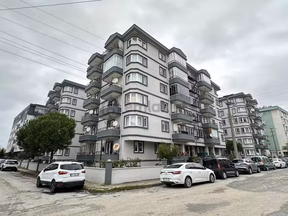 Troya Caddesine Çok Yakın Site İçinde 3+1 Kiralık Daire 1