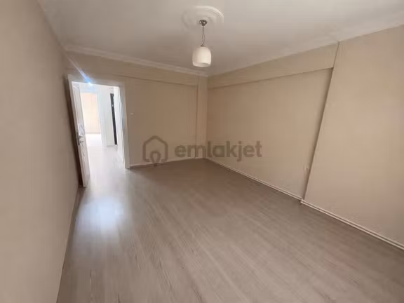 Turpa'dan Sarnıç'ta 3+1 Geniş Arakat Kiralık Daire 2