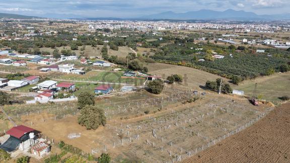 İzmir Dereköyde Satılık 300 M2 Tapulu Merkeze Yakın Elektrik Sulu Bahçe 1