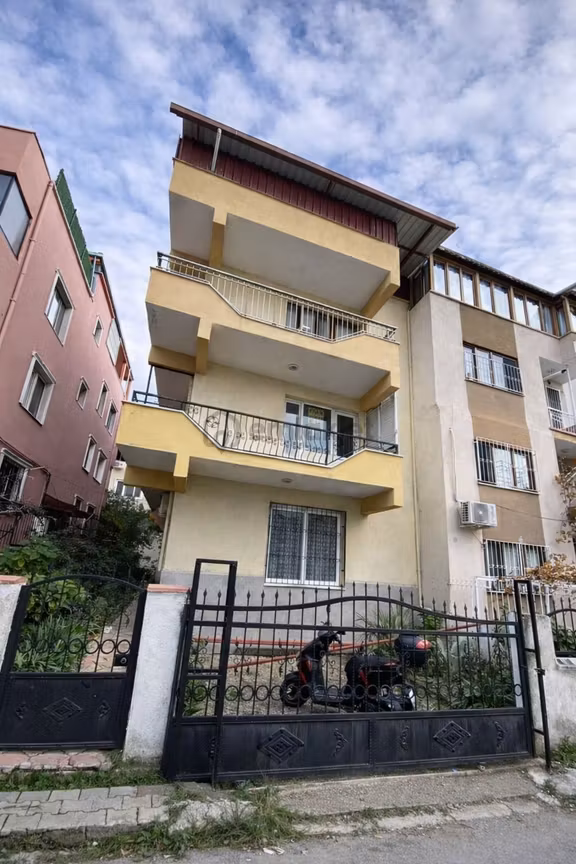 Bucada Sahibinden Kiralık 2+1 140m Fırsat Daire 1