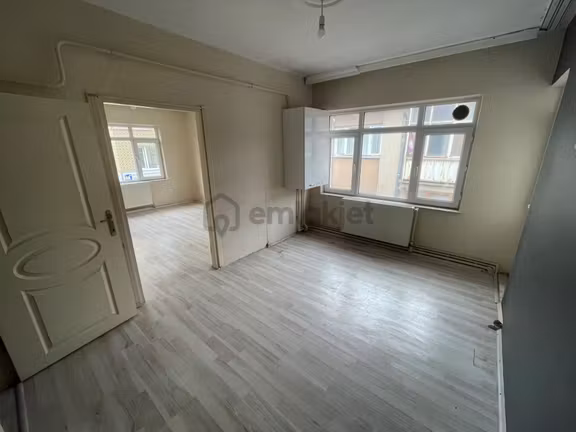 Merkezi Lokasyonda Kombili 3+1 Kiralık İş Yeri 2