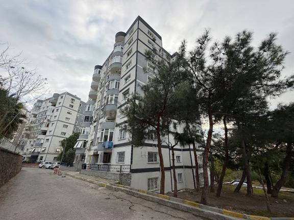 Bornova Evka 4 Mahallesi'nde Satılık 3+1 Daire Tadilatlı 1