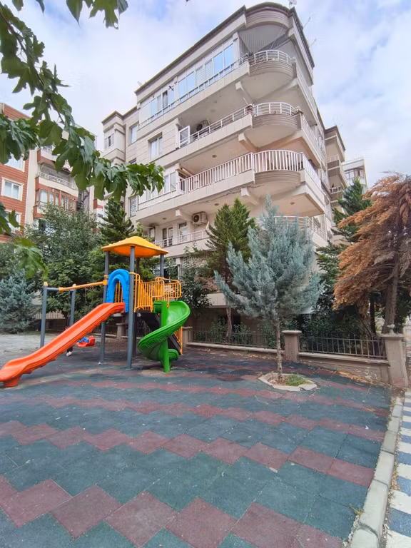 Eryavuz Dan Karaköprü Balık Ayaği Bulvarına 2.parsel, Geniş 2+1 Odalı,120 Metre,ful Yok Böyle Fiyat 1