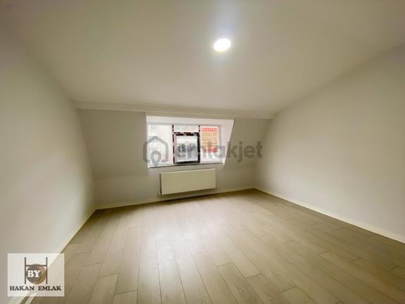 996-güngören'de Tramvaya Yakın 2+1, 70m² Satılık Daire 2