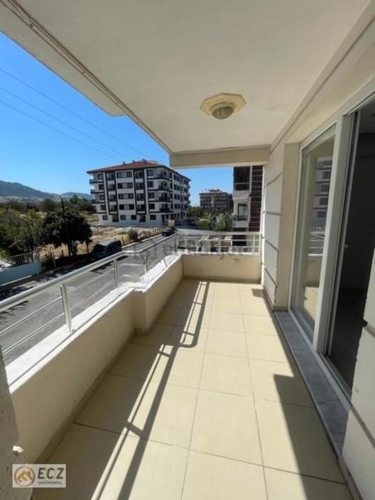 Alaşehir Satılık 3+1 İstasyon Mah 165 M2 Ara Kat Daire 1