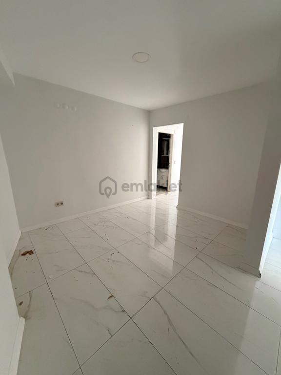 Muratpaşa Elmali Caddesi̇ Vali̇li̇ğe Yakin Satilik 2+1 Ofi̇s 1