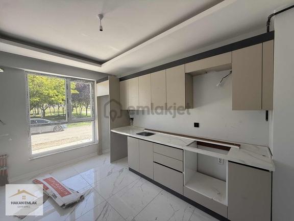 Hakan Emlak'tan Satılık Park Cepheli 2+1 Daire 1