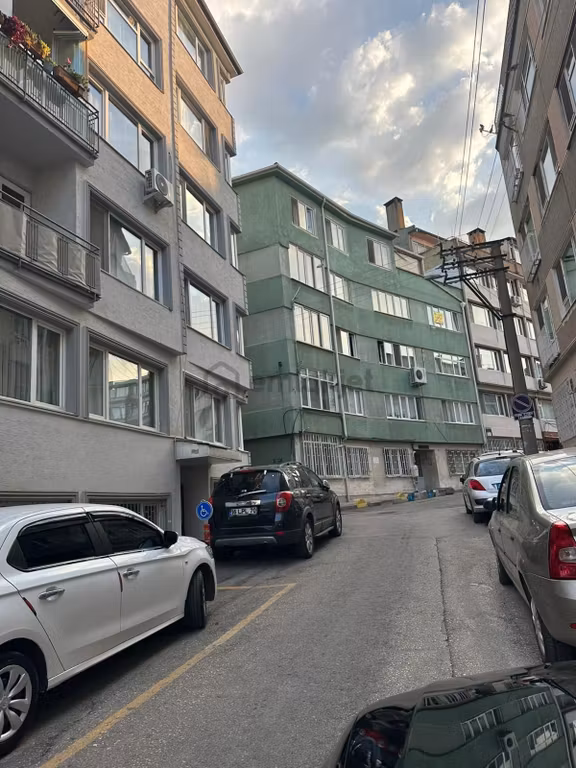 Heykele Yürüme Mesafesinde Hocaalizade'de Kiralık 3+1 Bakımlı Daire 1
