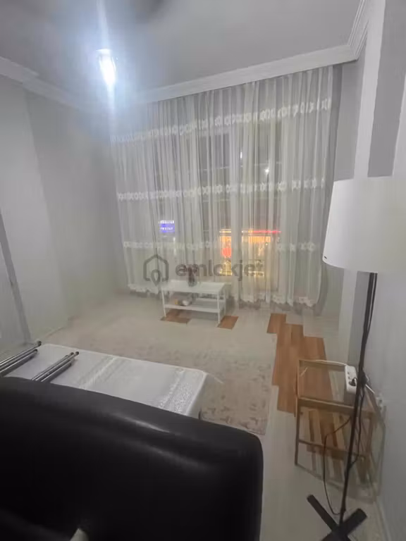 Kartalda Ful Eşyalı E5 Metroya 1200metre Kullanışlı 3+1 Daire