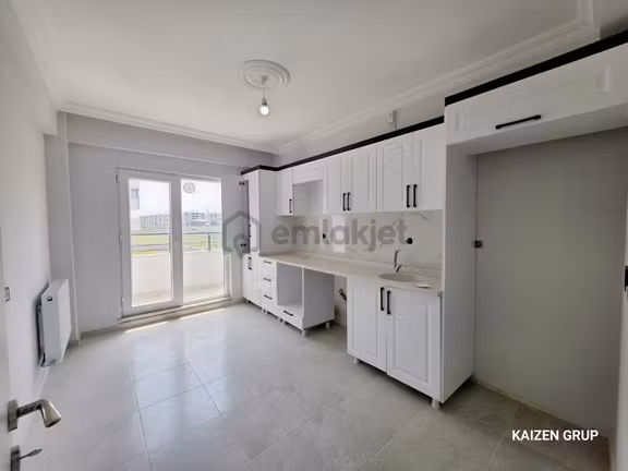 Yenişehirde Masrafsız, Ara Kat 2+1 | Kombi Takılı | Abonelikler 2