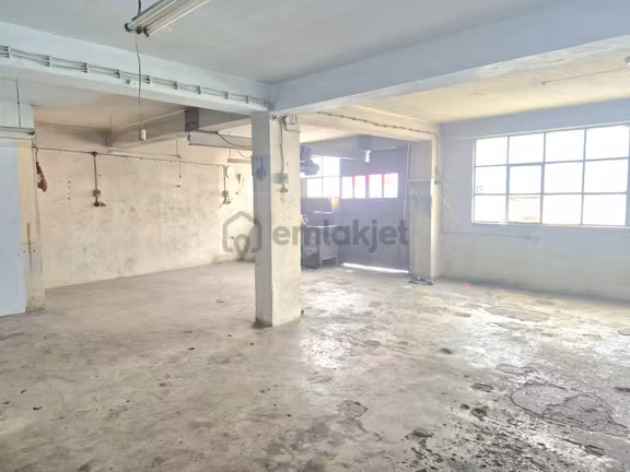 Molla Teamden Gümüş Han'da 40 M2 Satılık Atölye 2