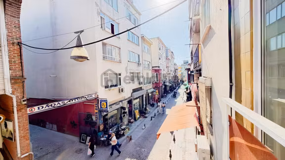 Kadıköy Caferağa Mahallesin'de Kiralık 2+1 Yenilenmiş Daire 2