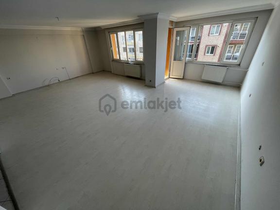 Lise Caddesinde 2+1 130 M2 Kiralık Arakat Daire 1