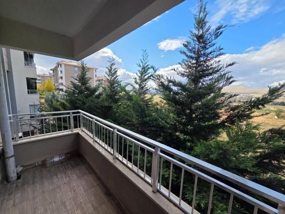 Doğukan Real Estate | Seksenler Sokağı Karşısı 3+1 Ebeveyn Banyolu Kiralık Daire 1