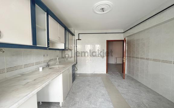 Kuşcağız'da Gazeller Cadde Dibi Ara Kat Geniş 3+1 Kiralık Daire 2