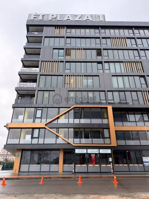 Akdur'dan İlkadım Ft Plaza'da Kiralık Ofis-büro 2