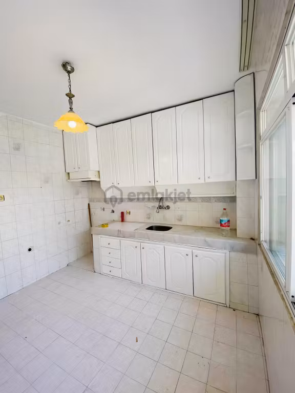 Gaziemir Aktepede 2+1 100m2 Kiralık Daire 1