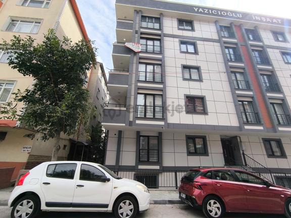 Merkezde Metrobüse Çok Yakın Sıfır Bina Asansörlü 100 M2 2+1 Dai 1