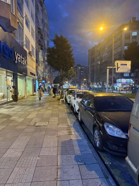 Hisar'dan 100.yıl Bulvarında Çarşının Ortasında Kiralık Dükkan 2