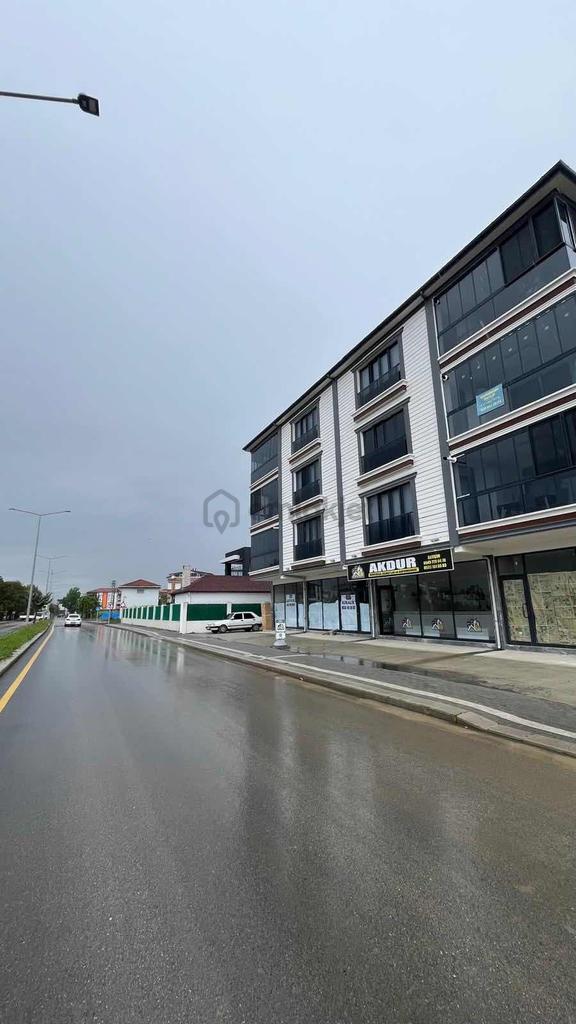 Akdur'dan Çarşamba'da 70m² Satılık Dükkan 2
