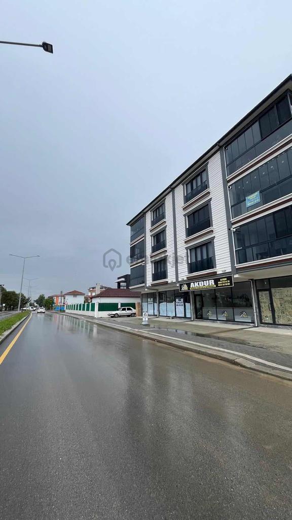 Akdur'dan Çarşamba'da 70m² Satılık Dükkan 1