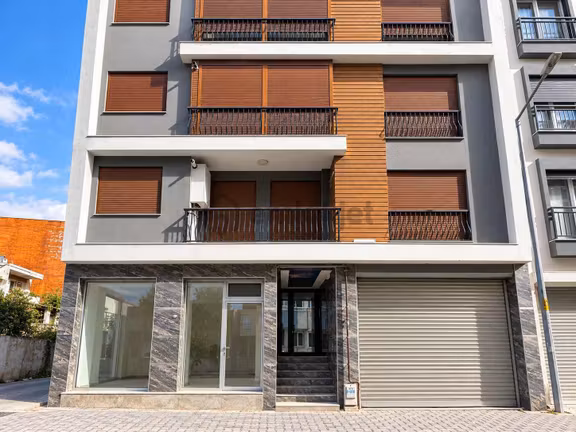 Çolakibrahim Mah Marketler Bölgesinde İşlek Cadde Üzeri 300 M2 1
