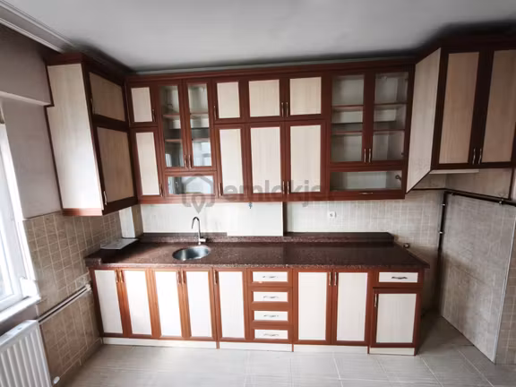 Han Gayrimenkul'den Çarşı Merkeze Yakın 2+1 Doğalgazlı Daire 2