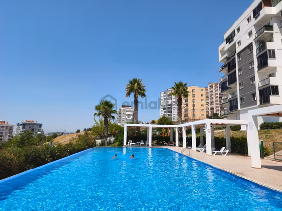 Çiğli Palmiye Park Terasta Büyük Tip Kiralık 2+1 Daire 1