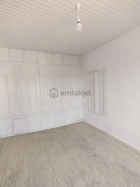 Nasreddinden Kızılcada Kiralık Bakımlı Müstakil Sobalı Ev 2