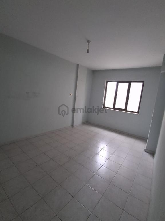 Akmescid Mahallesinde Kiralık 3+1 Daire ( Uzun Emlak ) 2