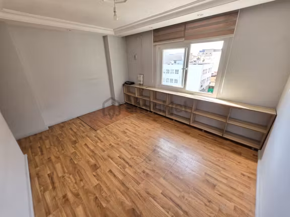 Final'den Abidin Paşa Caddesi Üzeri Geniş Oturumlu Ofis Büro!!! 2