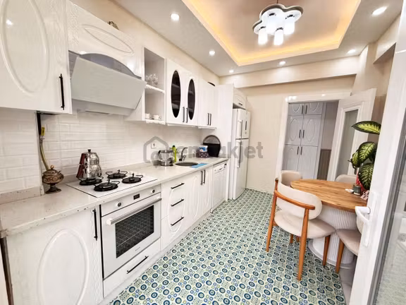Karacaahmet'de Merkez Lokasyonda Yerden Isıtma Bakımlı Geniş Oturum 2+1 Daire 1
