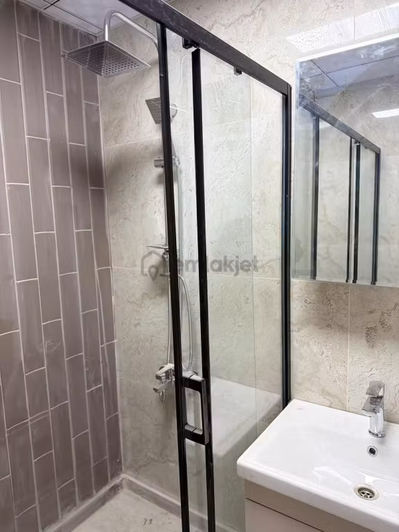 Yaşarsoy Gyo'dan Sırrın Jandarma Yanı Satılık 1+1 Daire 2