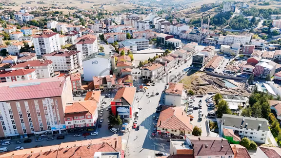 Baran Caddesinde Satılık 3 Katlı İşyeri 1