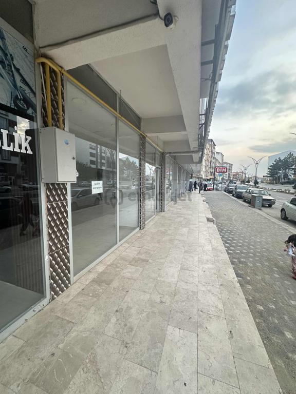 Nevzat Şenerde Kiralık 120 M2 İşyeri 2