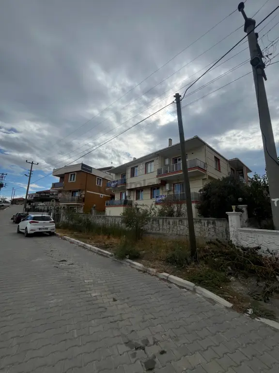 Foça Bağarasında Güzel Konuma Sahip Satılık 2+1 Fırsat Daire 2