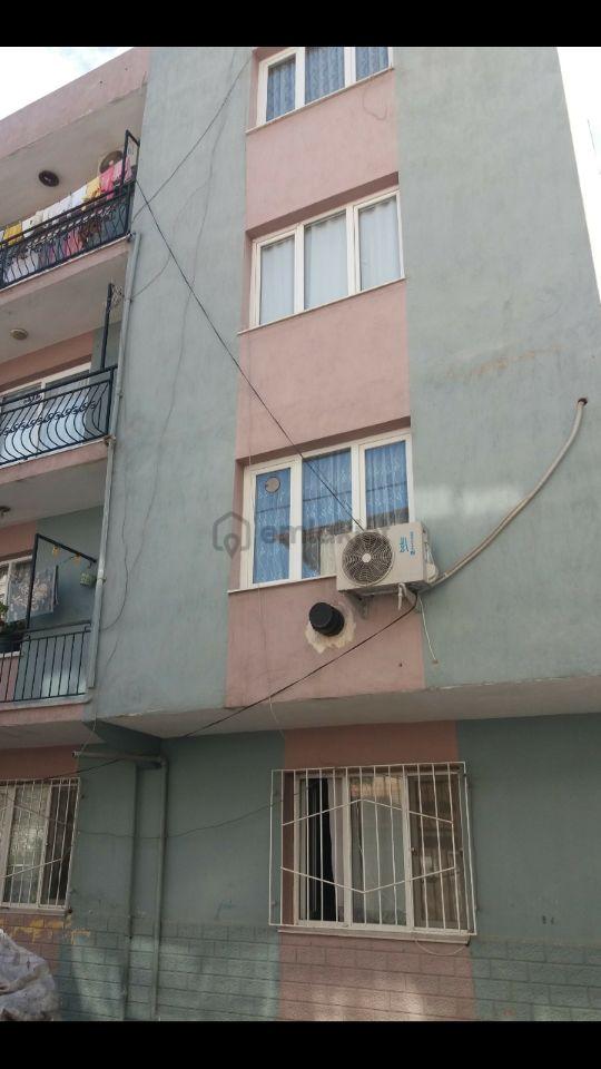Karabaglarda 4 Katlı Binanın 2 Katı Satılık Daire 1 .ve 3 .katı 1