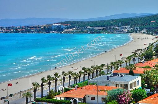 Alaçatı Gayrimenkul Den Ilıca Plajına Yakın Satılık Arsalar..